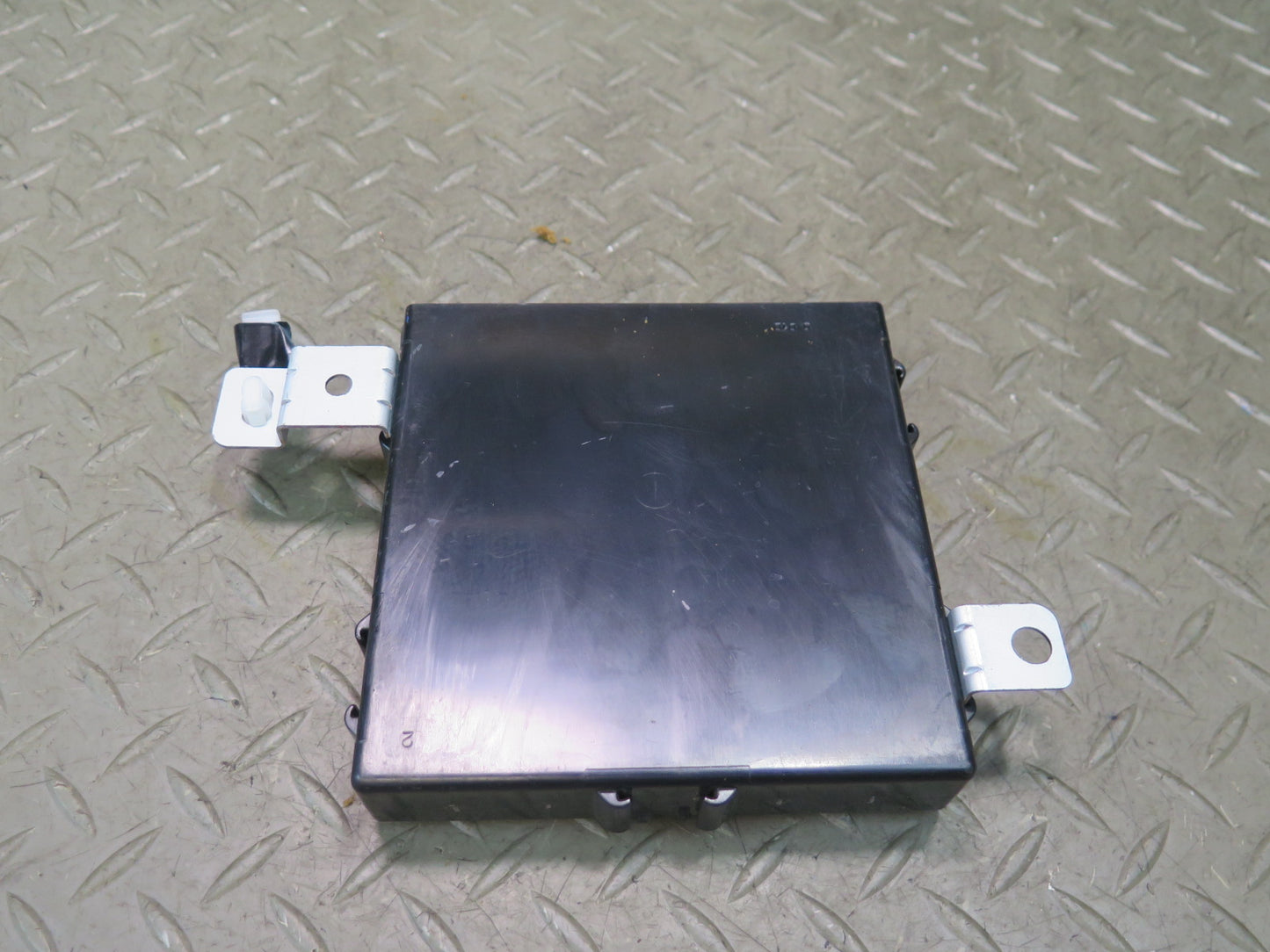 01-03 Lexus UCF30L LS430 Front Right Door Control Module 89222-50170 OEM