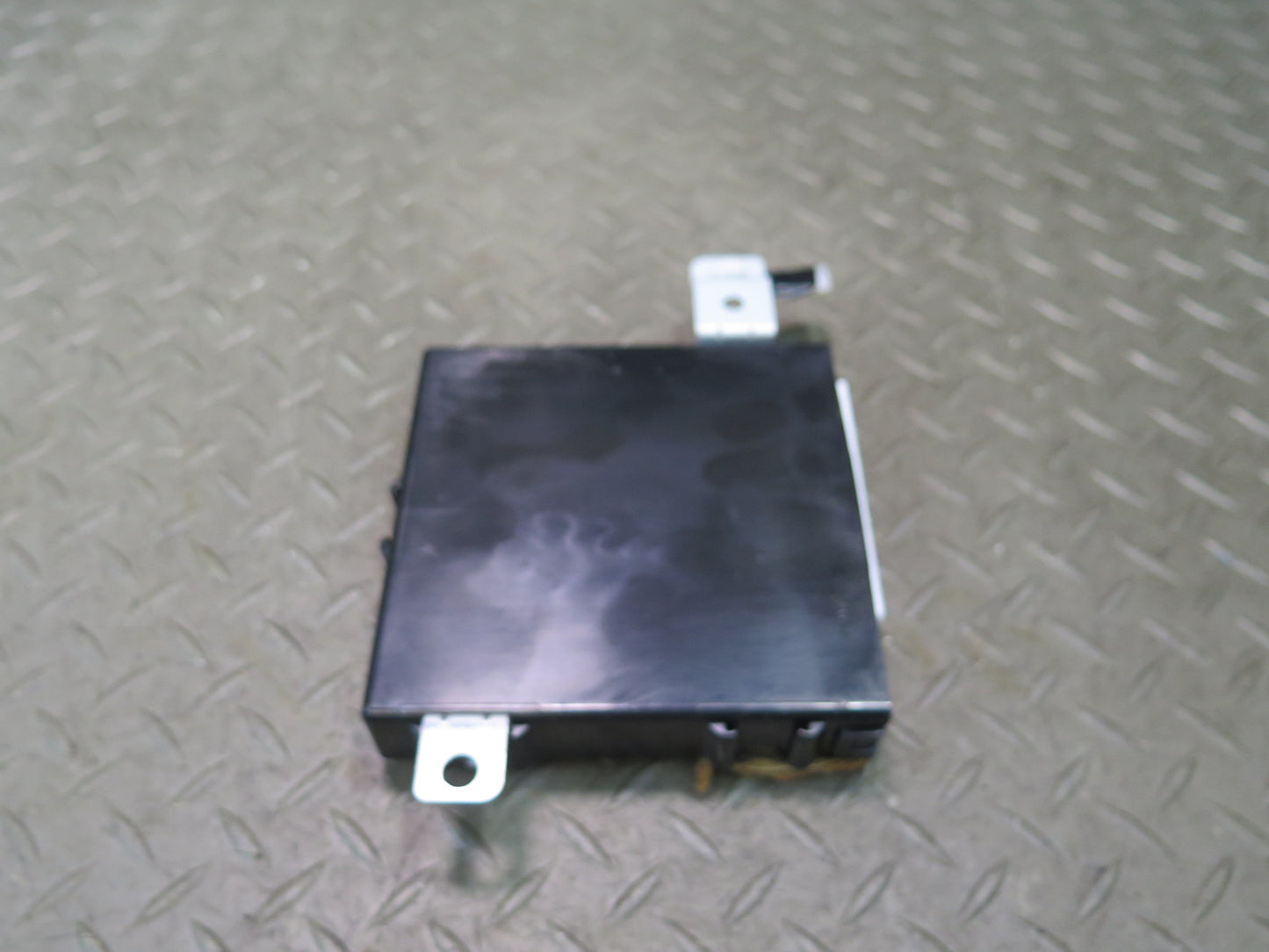 01-03 Lexus UCF30L LS430 Front Right Door Control Module 89222-50170 OEM