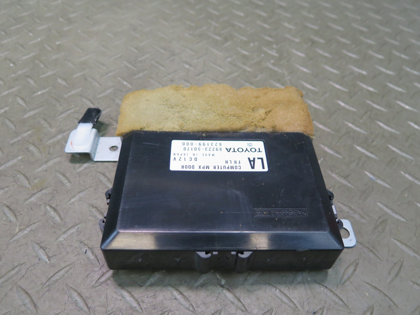 01-03 Lexus UCF30L LS430 Front Left Door Control Module 89223-50170 OEM