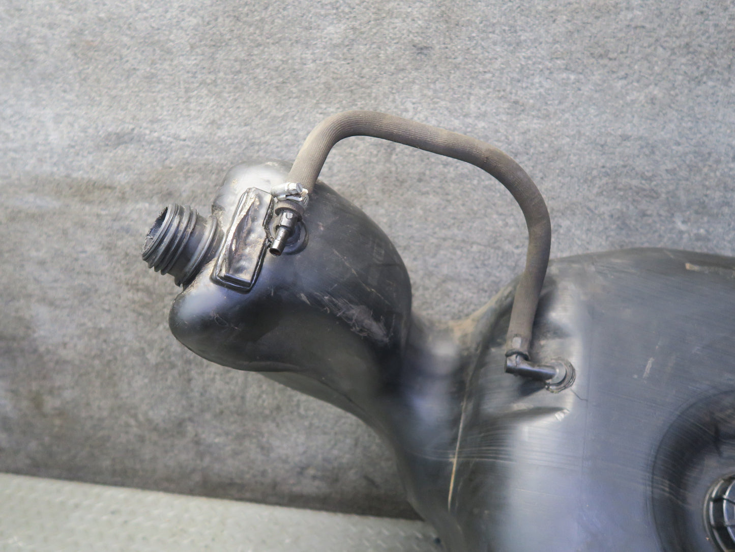 1984-1995 Porsche 928 S Fuel Tank Unit