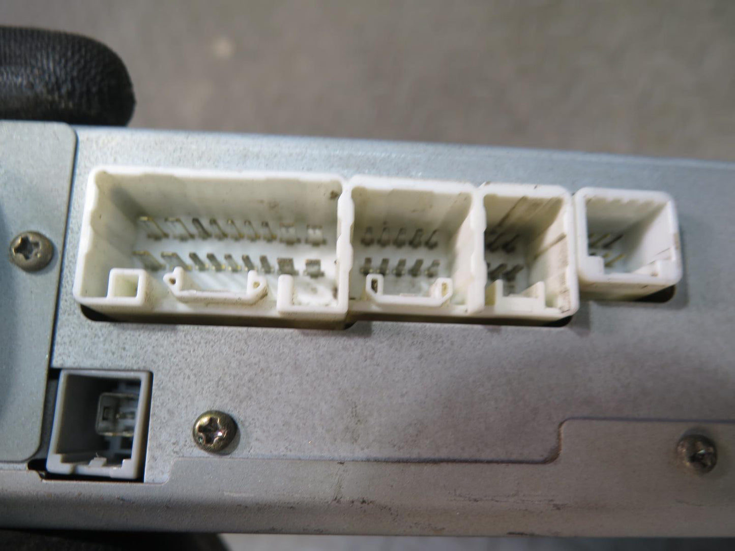 01-06 Lexus UCF30L LS430 GPS Navigation DVD Player Control Unit 86841-33060 OEM
