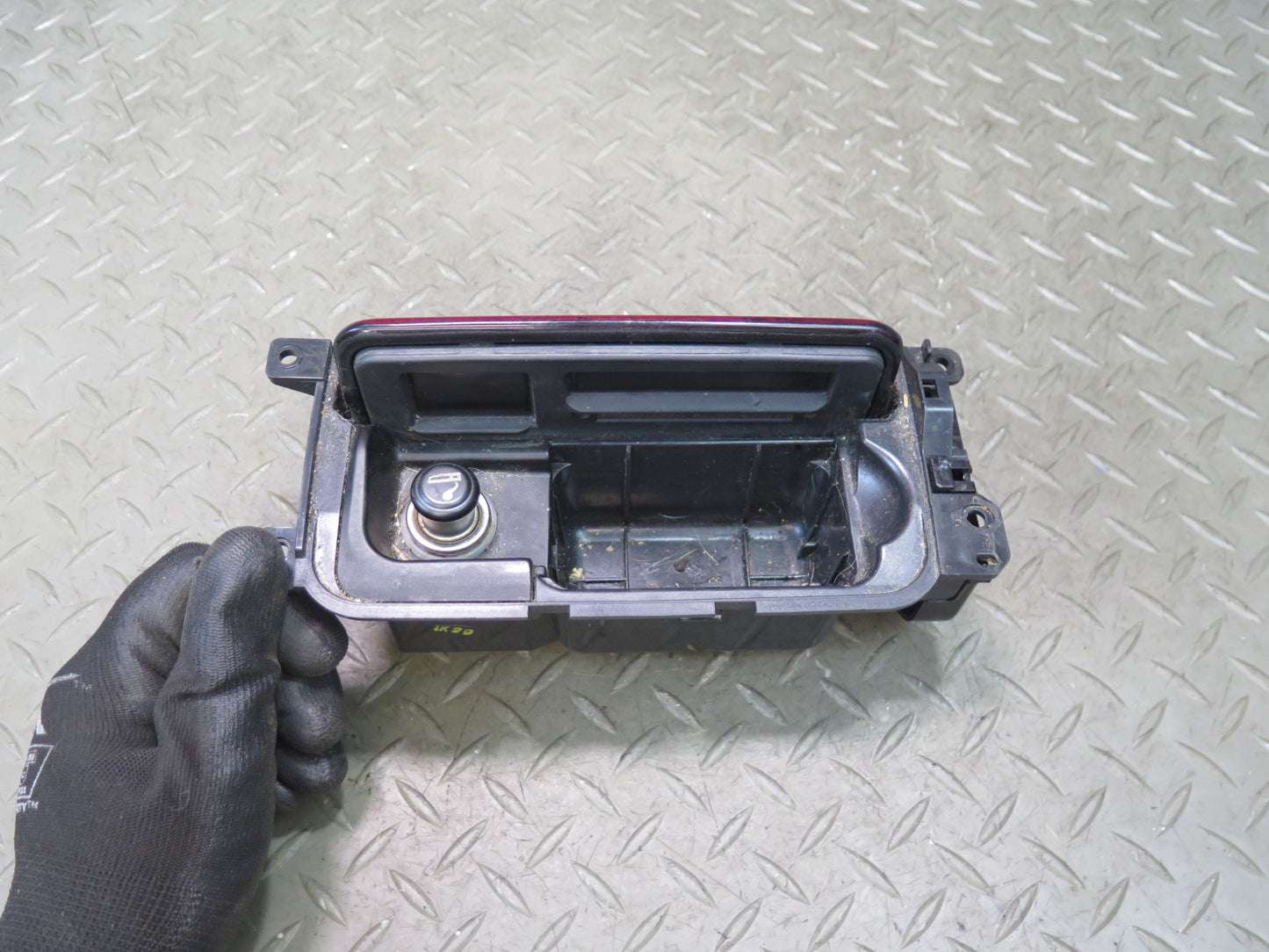 01-06 Lexus UCF30L LS430 Center Console Ashtray w Lighter 74110-50070 OEM