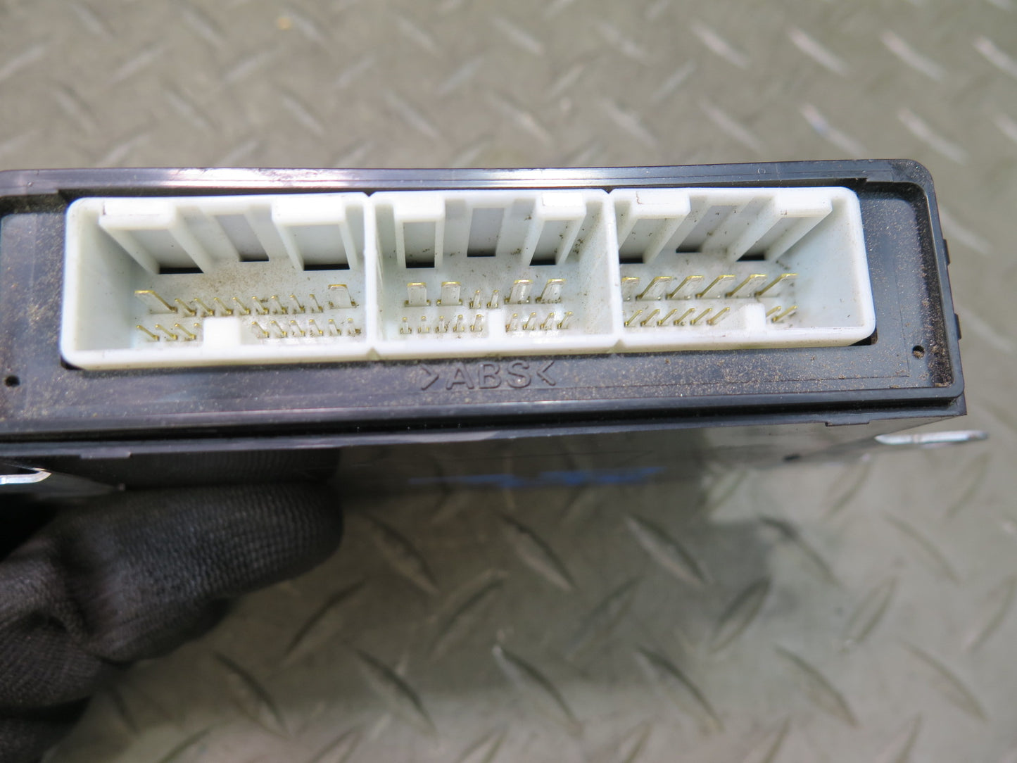 01-03 Lexus UCF30L LS430 Rear Door Multiplex Control Module 89224-50040 OEM