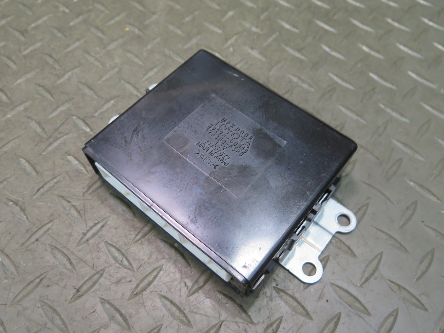 01-03 Lexus UCF30L LS430 Rear Door Multiplex Control Module 89224-50040 OEM