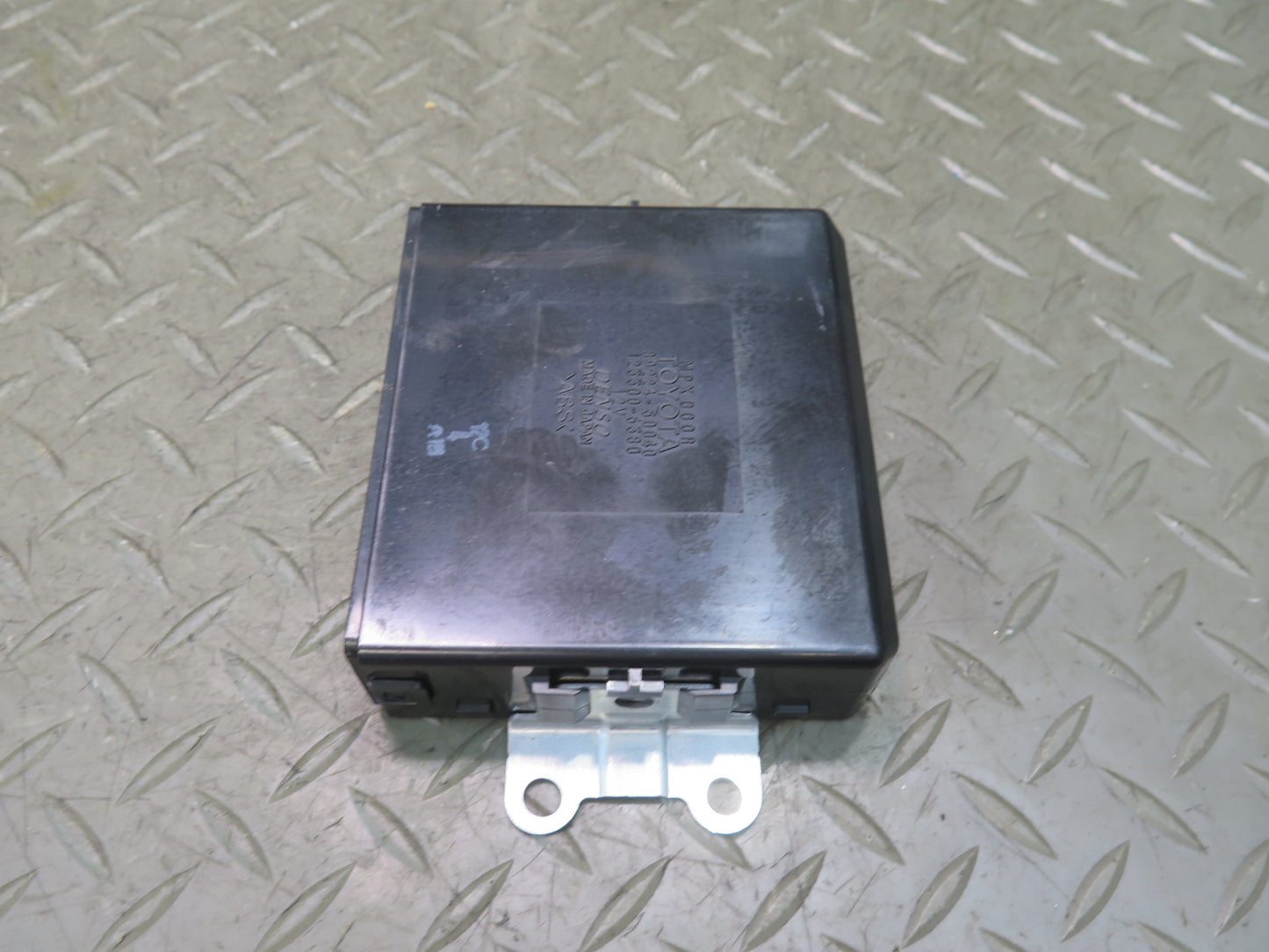 01-03 Lexus UCF30L LS430 Rear Door Multiplex Control Module 89224-50040 OEM