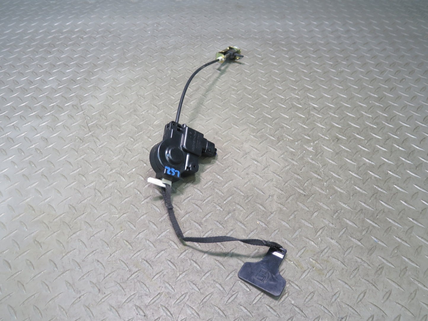 01-06 Lexus UCF30L LS430 Fuel Tank Filler Door Lid Actuator Motor OEM