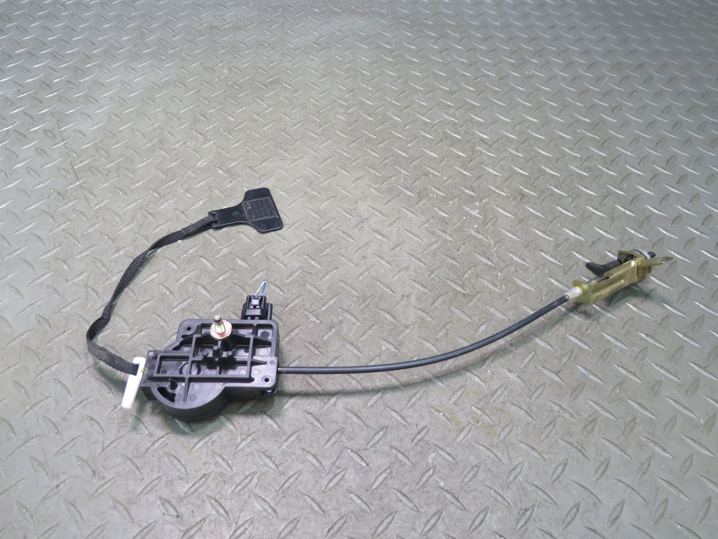 01-06 Lexus UCF30L LS430 Fuel Tank Filler Door Lid Actuator Motor OEM
