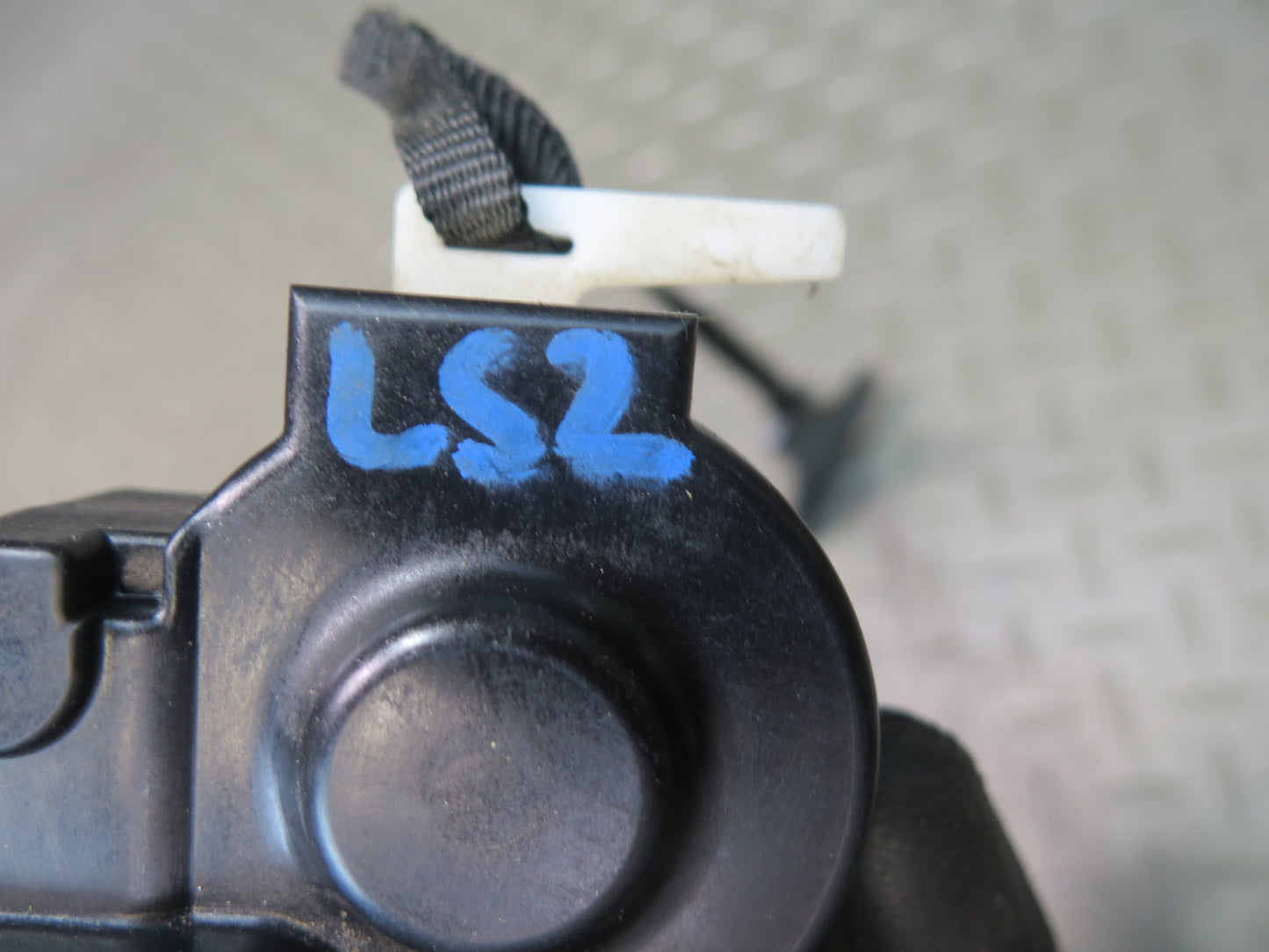 01-06 Lexus UCF30L LS430 Fuel Tank Filler Door Lid Actuator Motor OEM