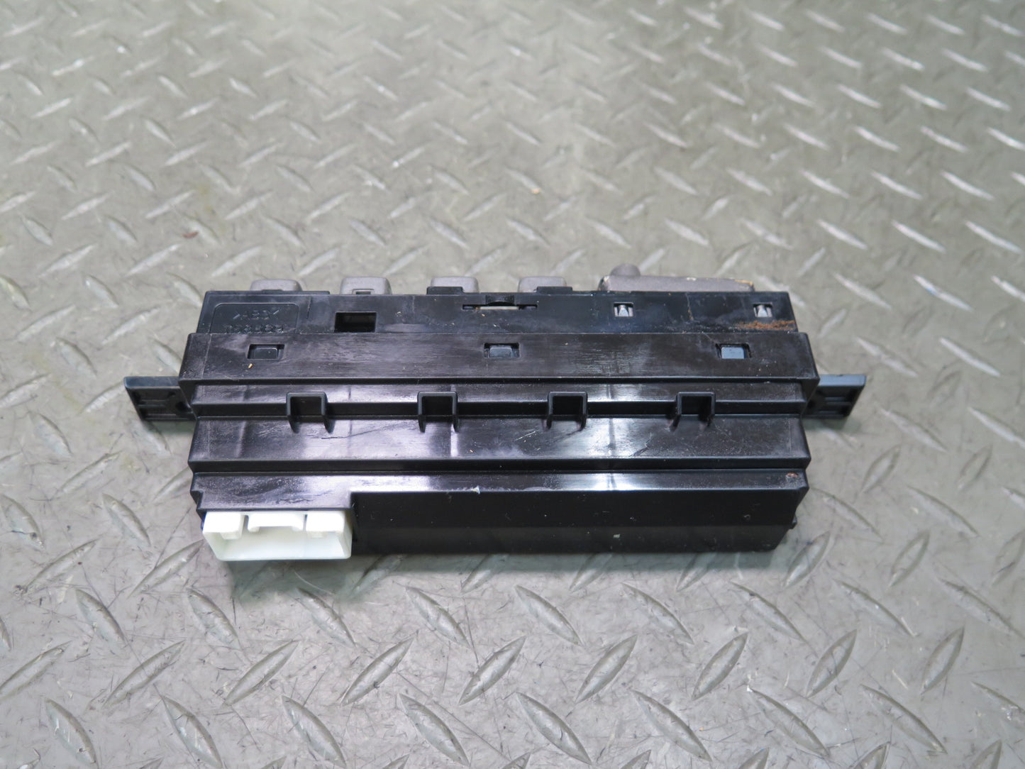 01-06 Lexus UCF30L LS430 Dash Heated Seat VSC Sun Shade Switch Panel OEM