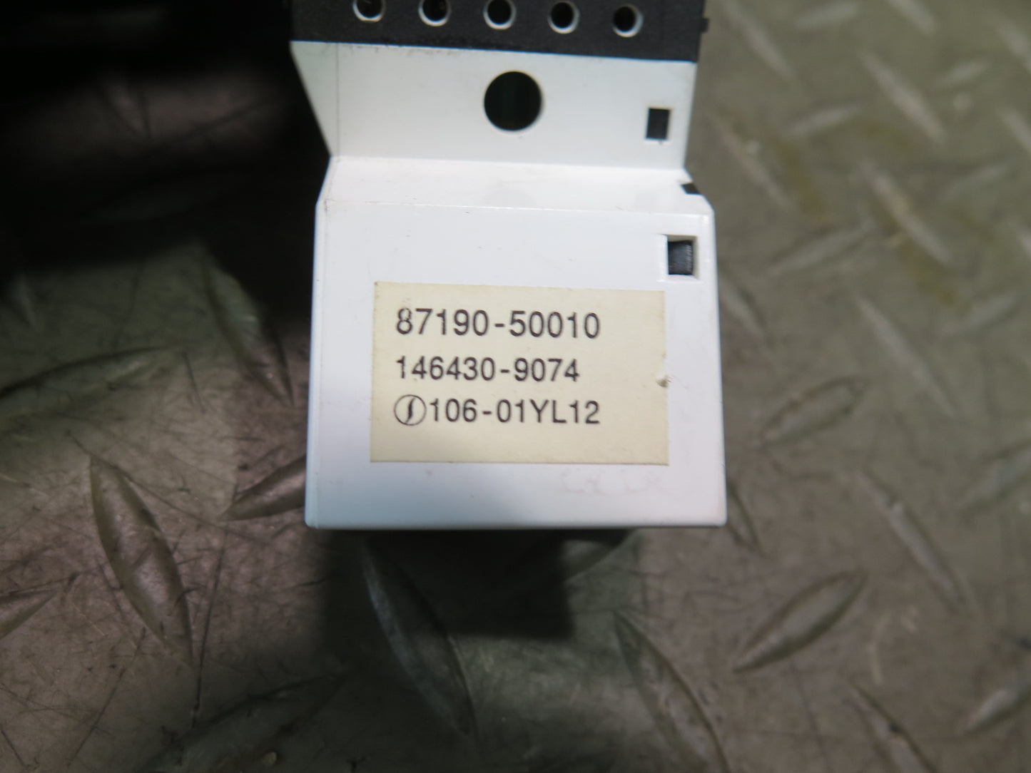 01-06 Lexus UCF30L LS430 Set of 2 Temperature Control Button Switch OEM