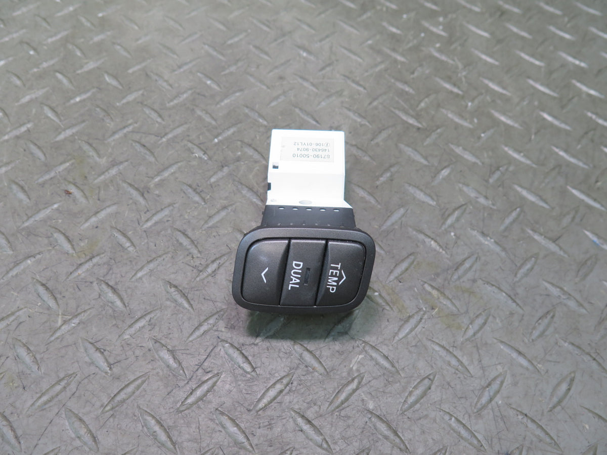 01-06 Lexus UCF30L LS430 Set of 2 Temperature Control Button Switch OEM