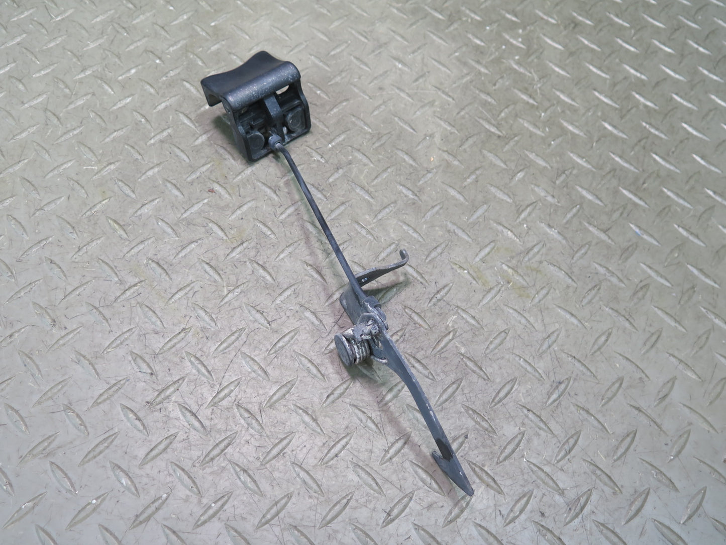 01-03 Lexus UCF30L LS430 Hood Lock Catch Open Release Mechanism OEM