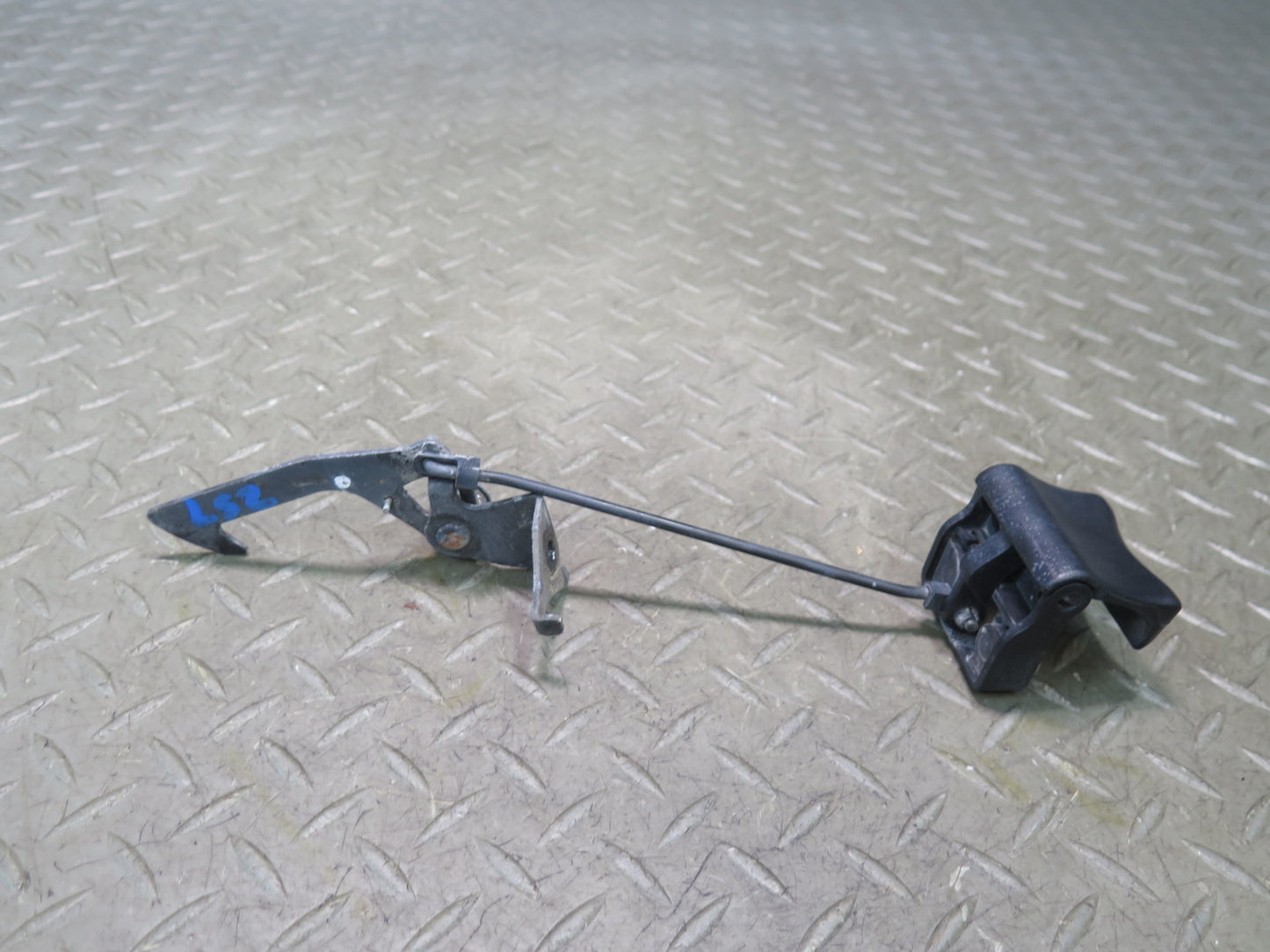 01-03 Lexus UCF30L LS430 Hood Lock Catch Open Release Mechanism OEM