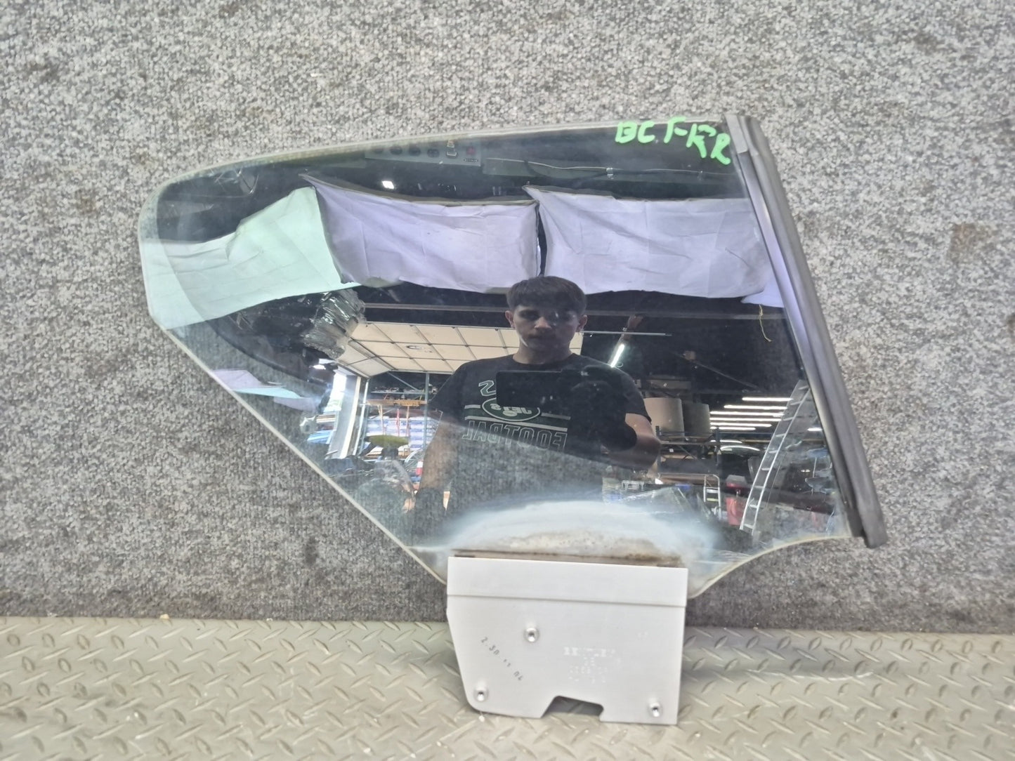 03-10 Bentley Continental GT Coupe Rear Right Quarter Glass Window