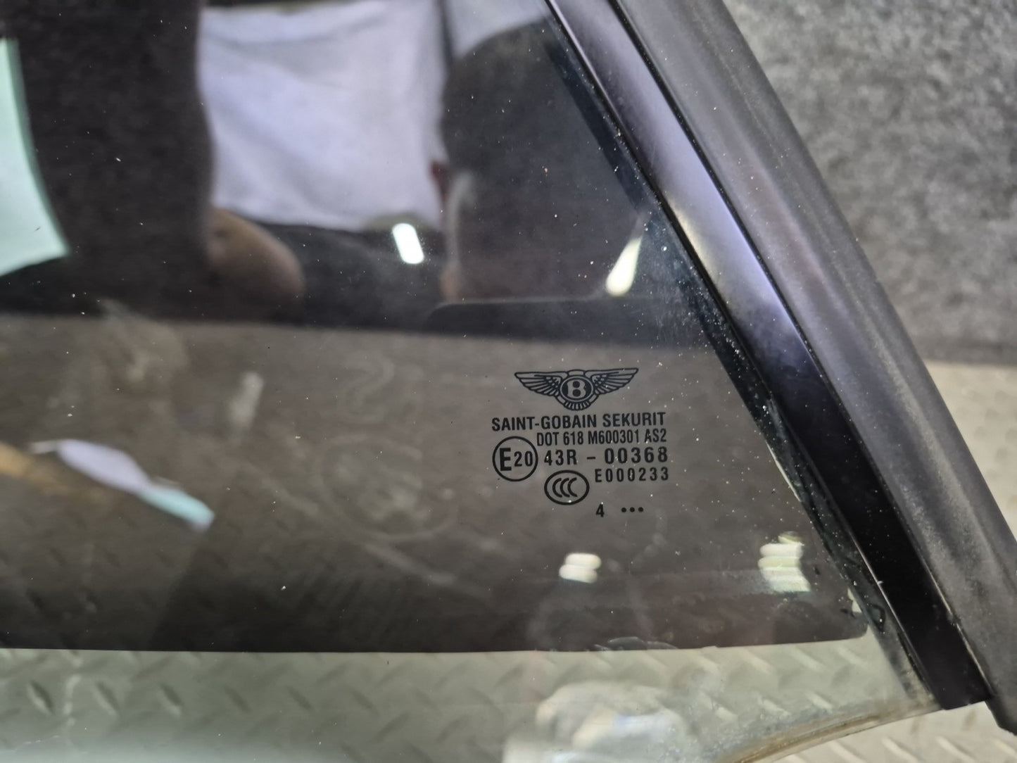 03-10 Bentley Continental GT Coupe Rear Right Quarter Glass Window
