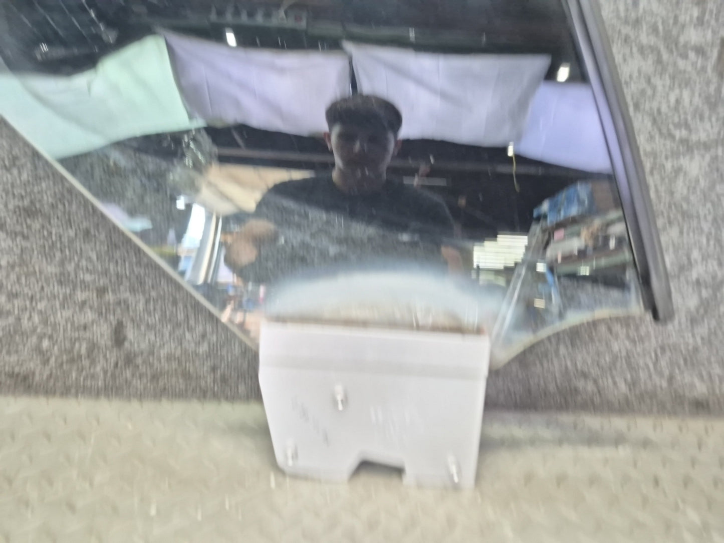 03-10 Bentley Continental GT Coupe Rear Right Quarter Glass Window
