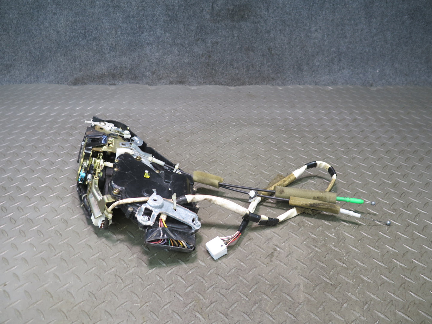 01-06 Lexus UCF30L LS430 Rear Left Door Lock Latch Actuator Soft Close OEM
