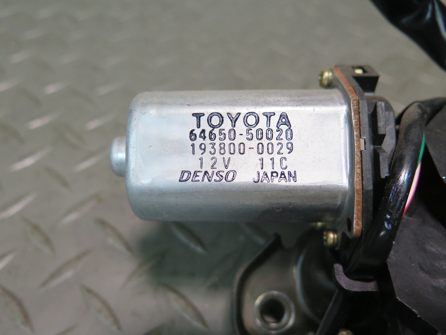 01-06 Lexus UCF30L LS430 Rear Trunk Deck Lid Lock Latch Actuator Motor OEM