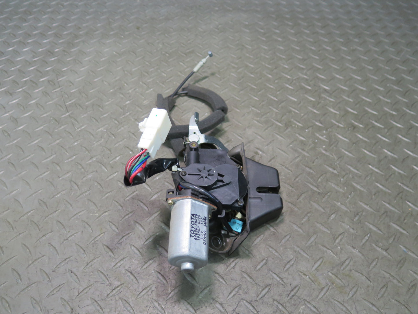 01-06 Lexus UCF30L LS430 Rear Trunk Deck Lid Lock Latch Actuator Motor OEM