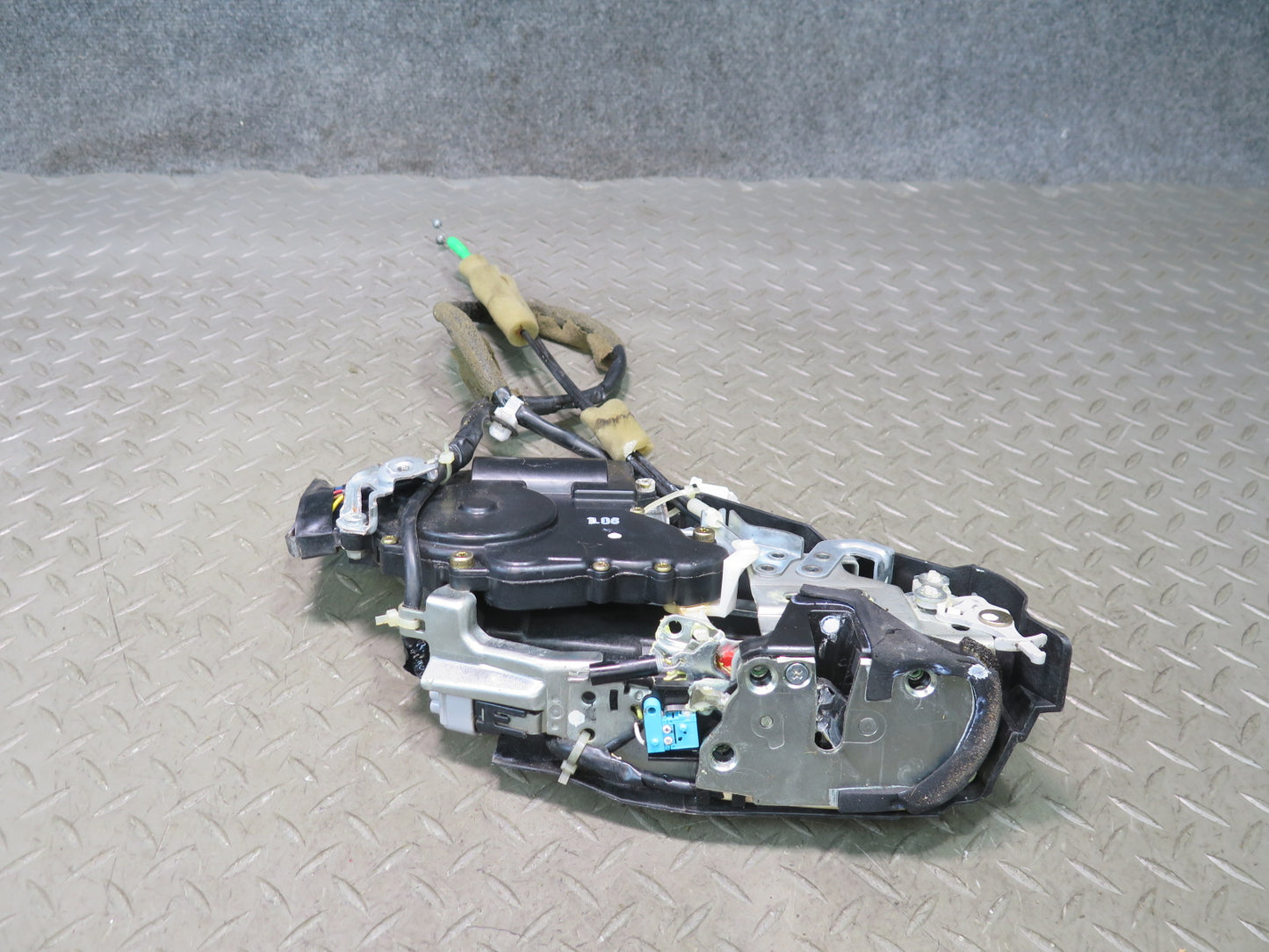 01-06 Lexus UCF30L LS430 Rear Right Door Lock Latch Actuator w Soft Close OEM