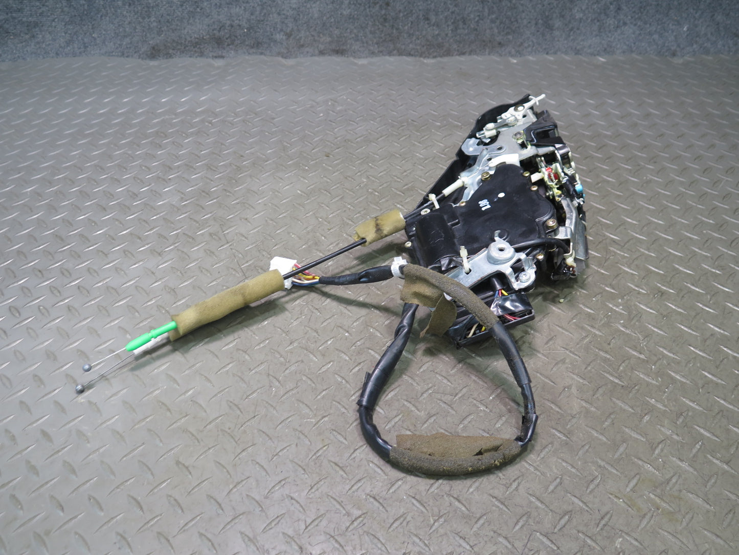 01-06 Lexus UCF30L LS430 Rear Right Door Lock Latch Actuator w Soft Close OEM