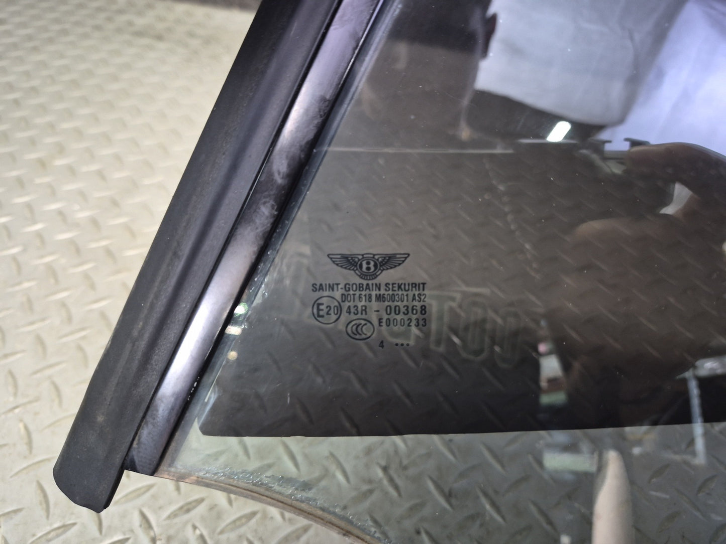 03-10 Bentley Continental GT Coupe Rear Left Quarter Glass Window