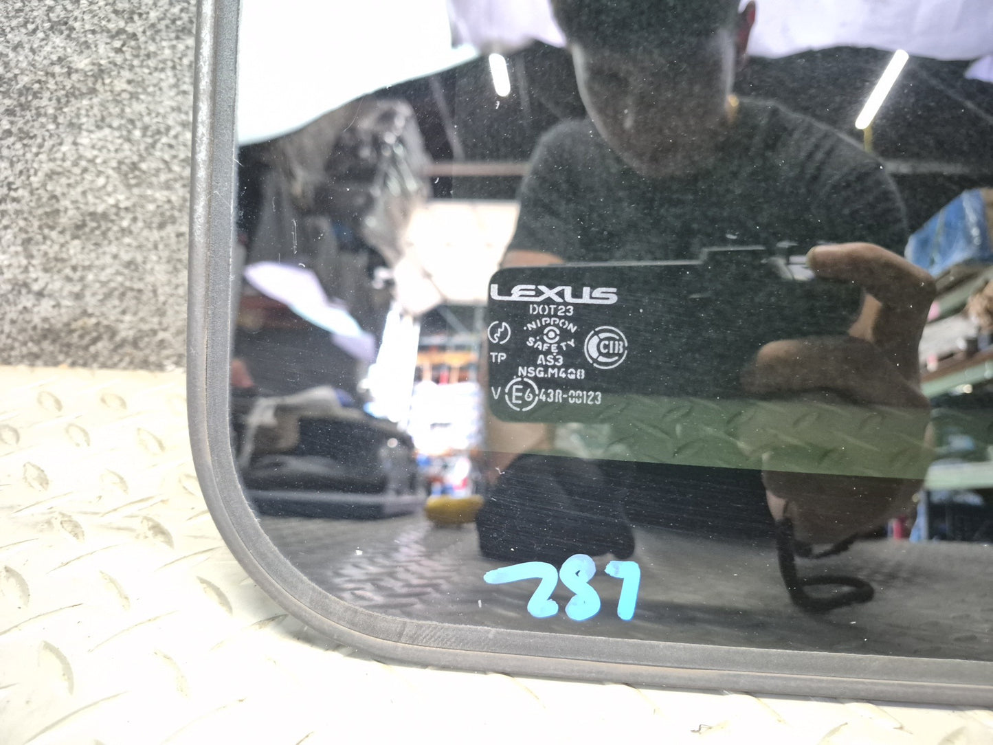 01-06 Lexus UCF30L LS430 Sunroof Moonroof Glass Window Panel OEM