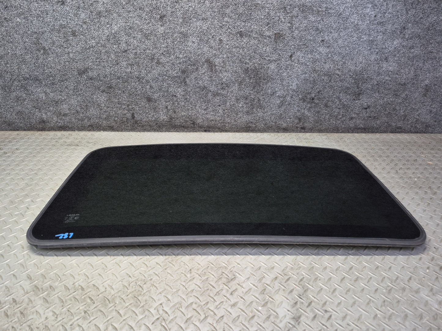 01-06 Lexus UCF30L LS430 Sunroof Moonroof Glass Window Panel OEM