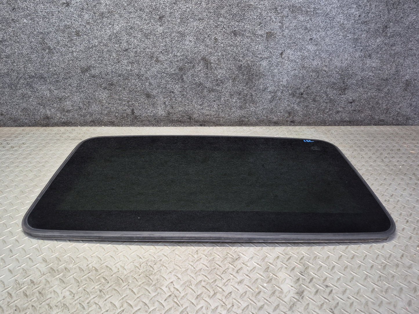 01-06 Lexus UCF30L LS430 Sunroof Moonroof Glass Window Panel OEM