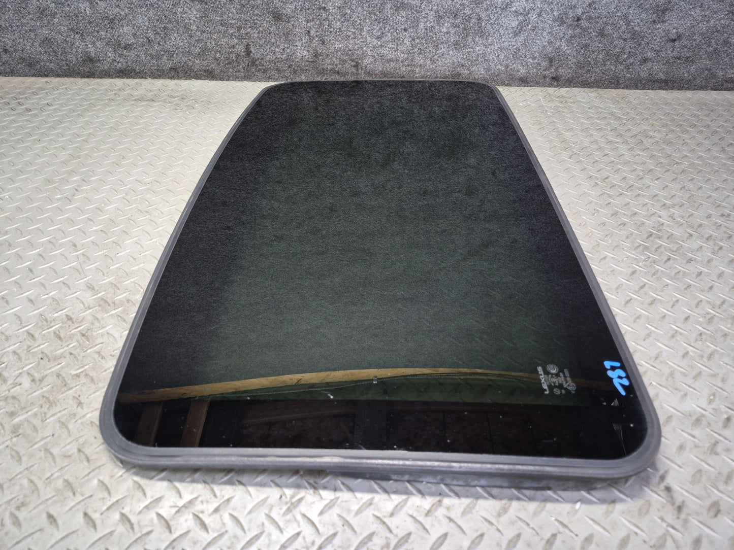 01-06 Lexus UCF30L LS430 Sunroof Moonroof Glass Window Panel OEM