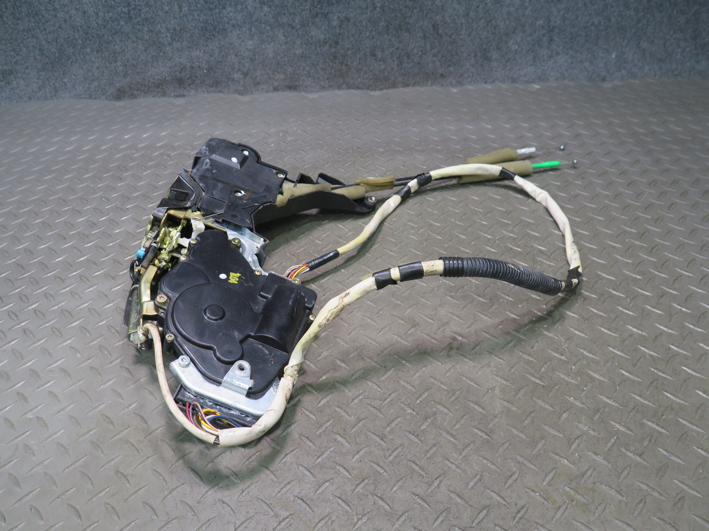 02-06 Lexus UCF30L LS430 Front Left Door Lock Latch Actuator w Soft Close OEM