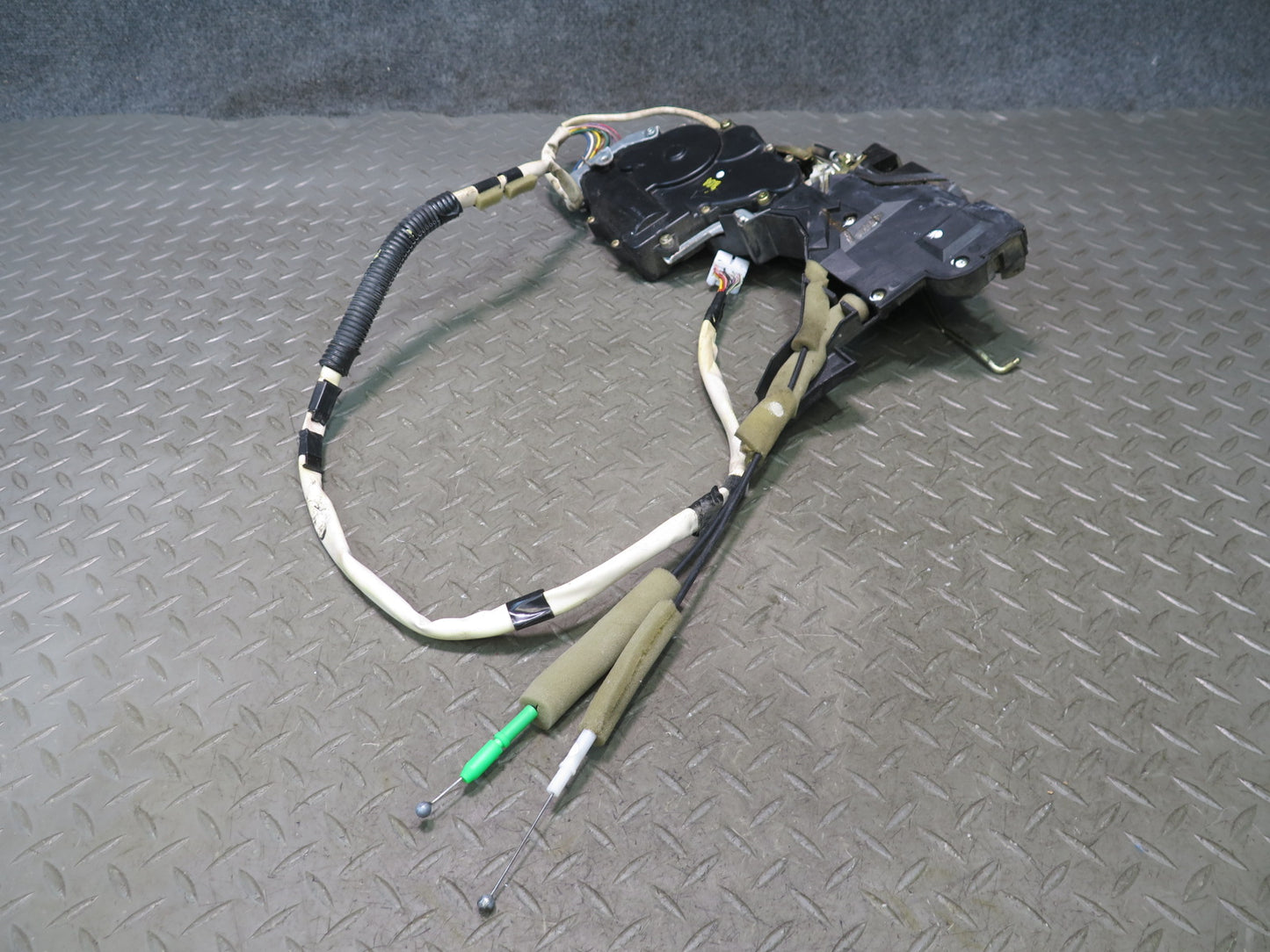 02-06 Lexus UCF30L LS430 Front Left Door Lock Latch Actuator w Soft Close OEM