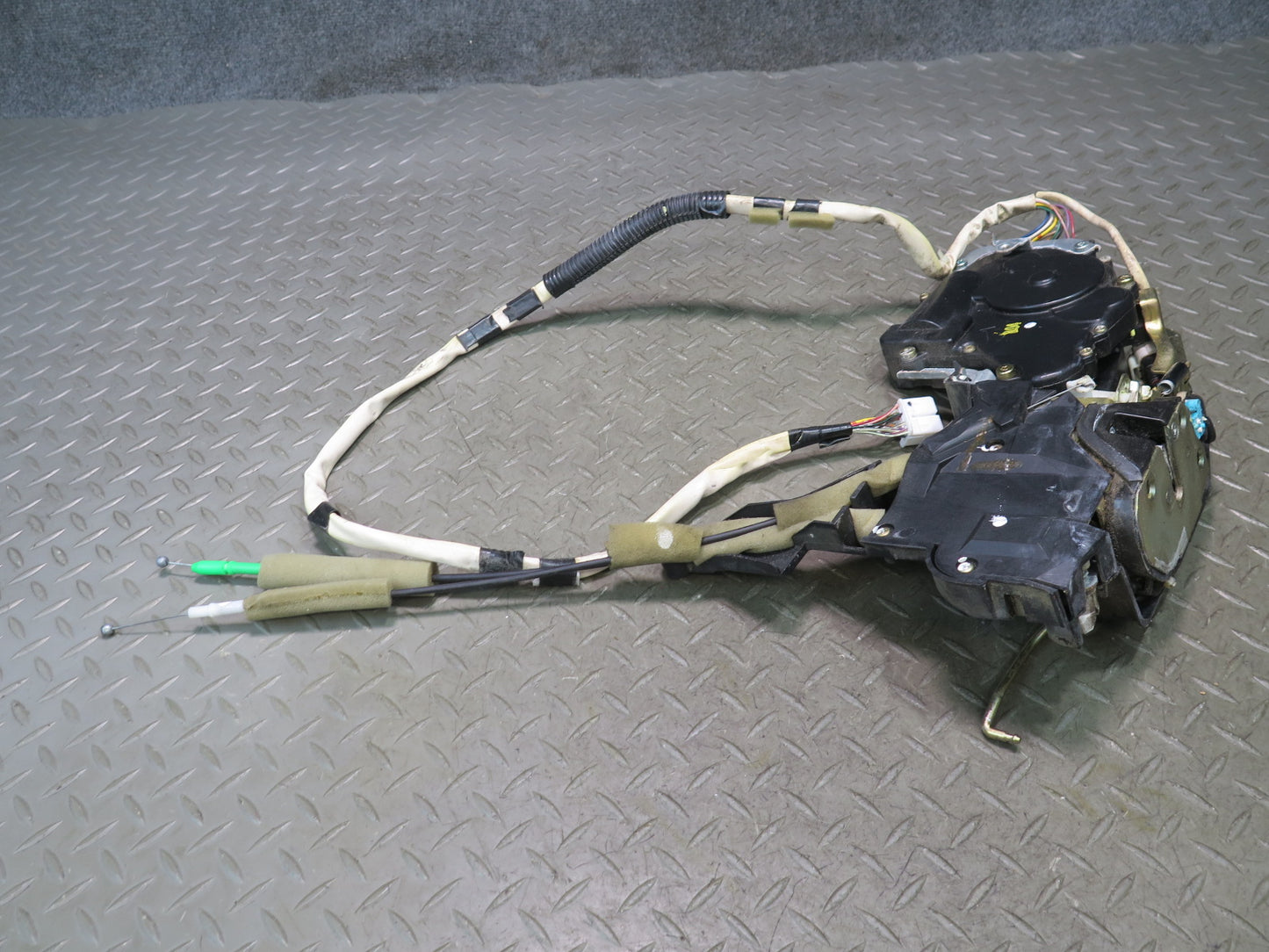 02-06 Lexus UCF30L LS430 Front Left Door Lock Latch Actuator w Soft Close OEM