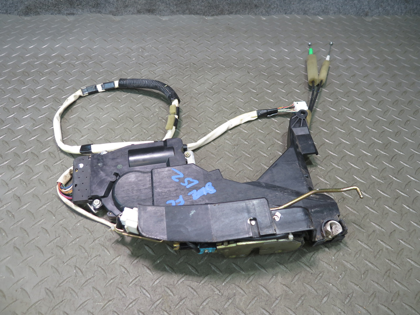 02-06 Lexus UCF30L LS430 Front Left Door Lock Latch Actuator w Soft Close OEM