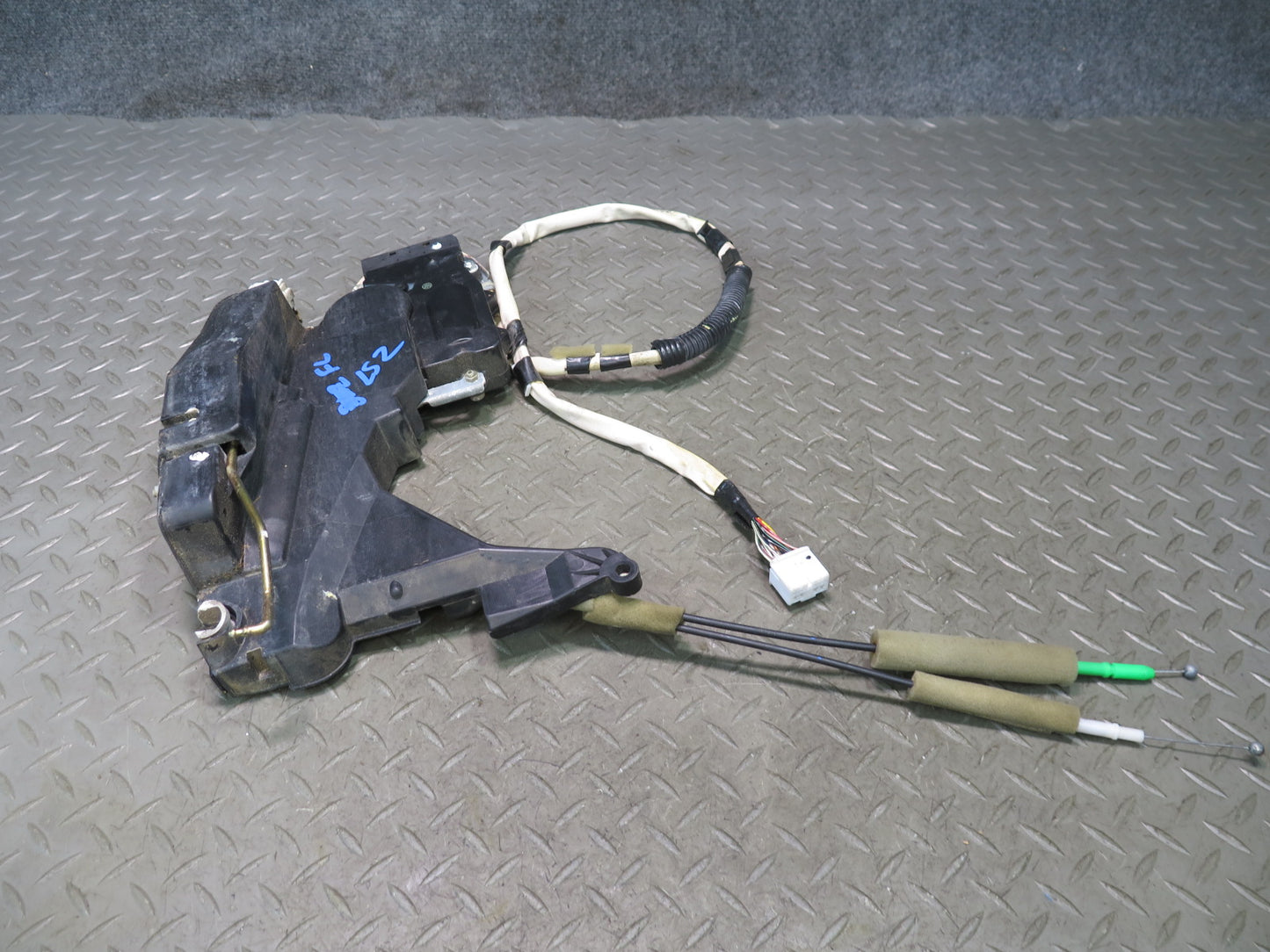 02-06 Lexus UCF30L LS430 Front Left Door Lock Latch Actuator w Soft Close OEM