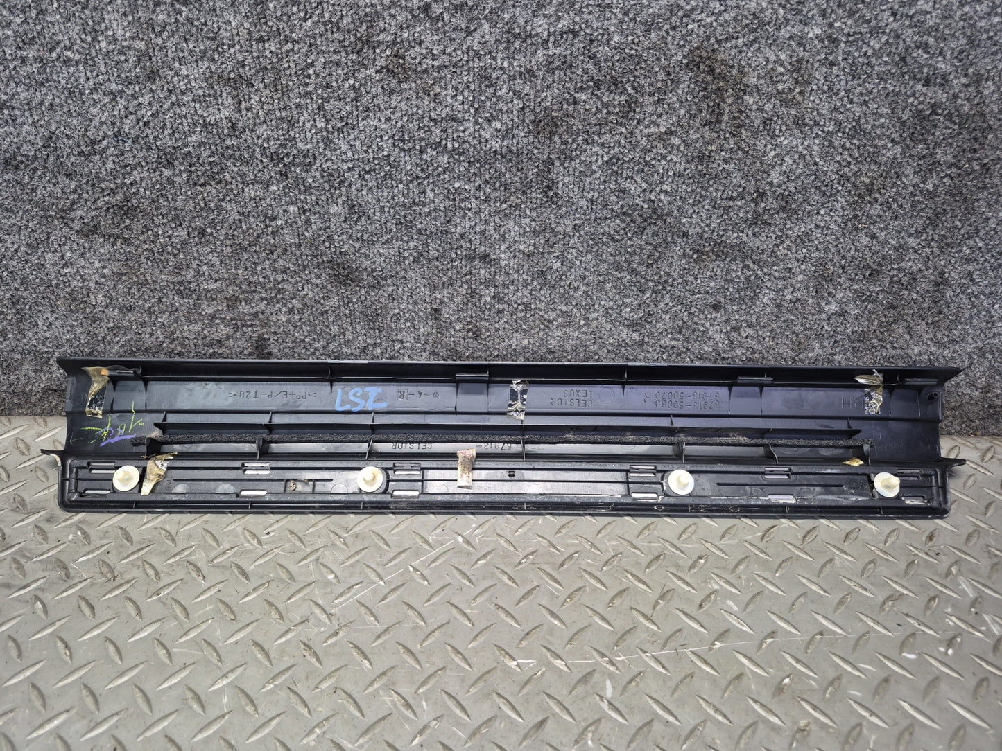 01-06 Lexus UCF30L LS430 Set of 2 Front Door Scuff Sill Plate Trim Panel OEM