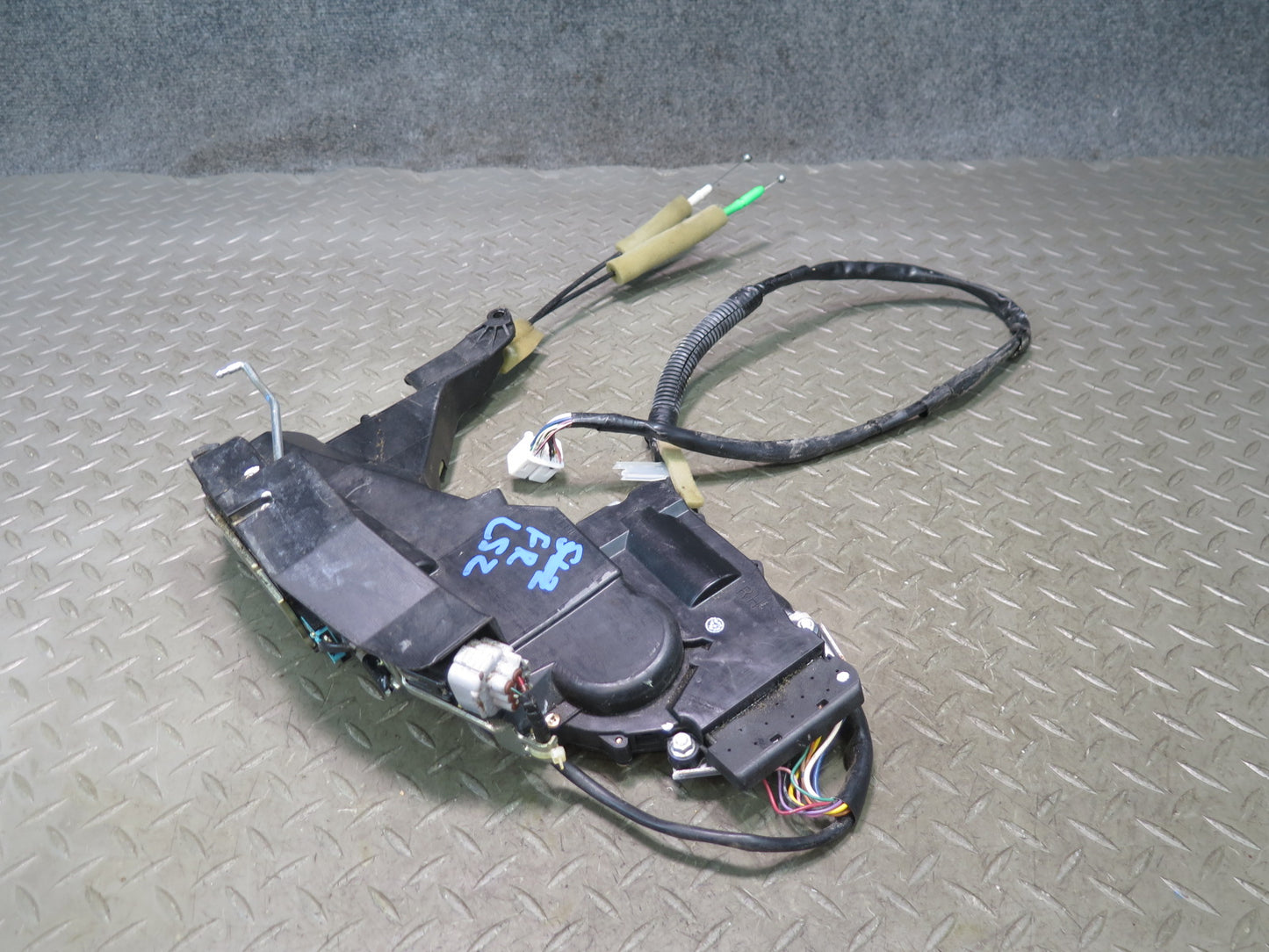 02-06 Lexus UCF30L LS430 Front Right Door Lock Latch Actuator w Soft Close OEM