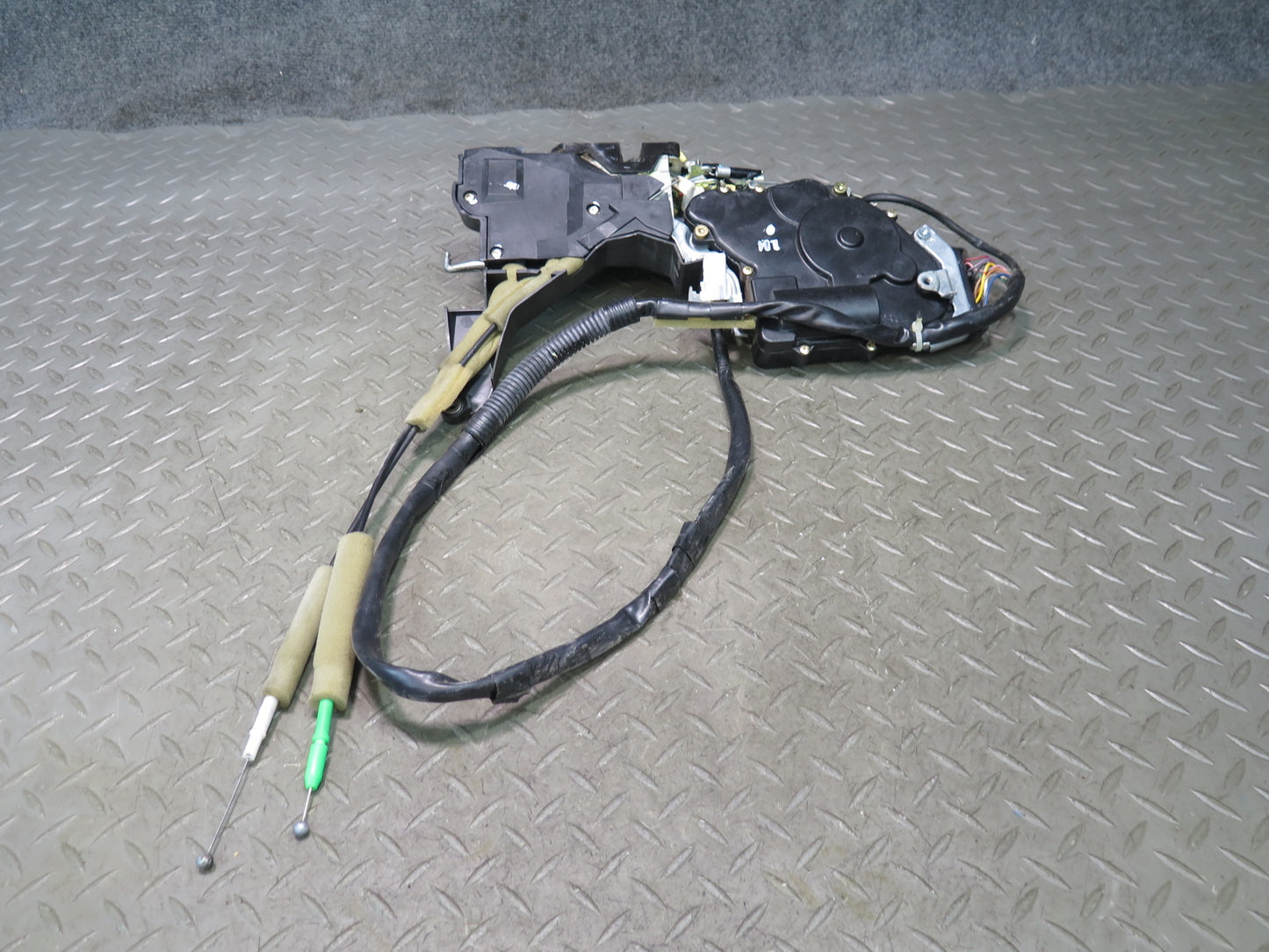 02-06 Lexus UCF30L LS430 Front Right Door Lock Latch Actuator w Soft Close OEM