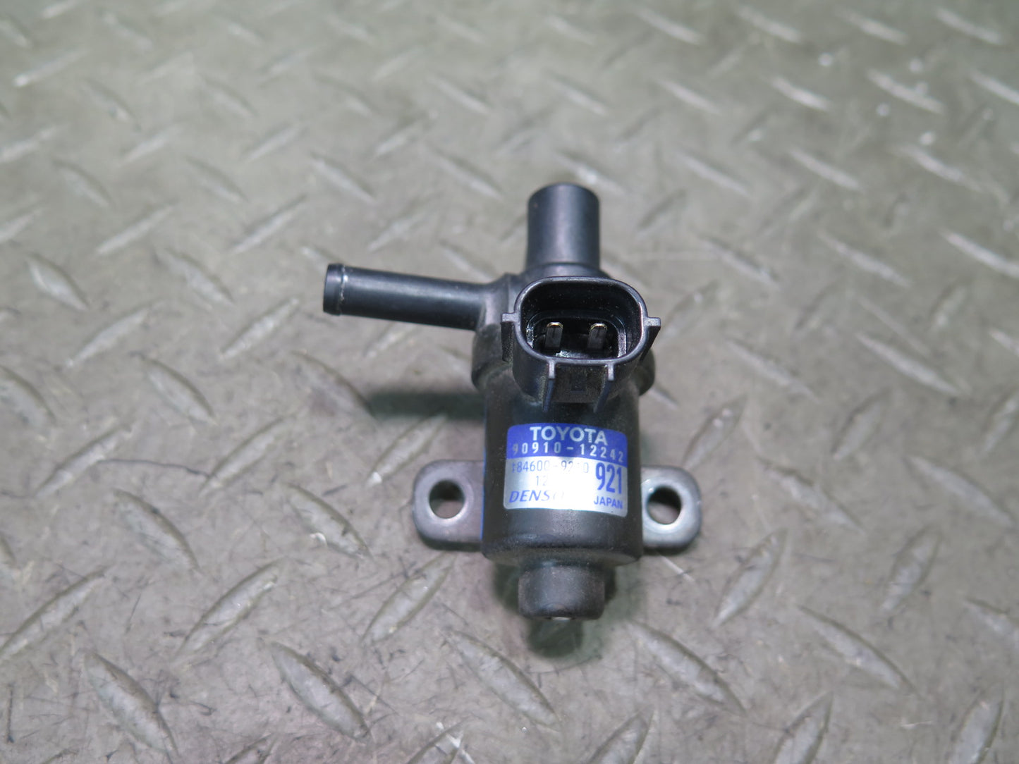 01-06 Lexus UCF30L LS430 Vacuum Valve Switch 90910-12242 OEM