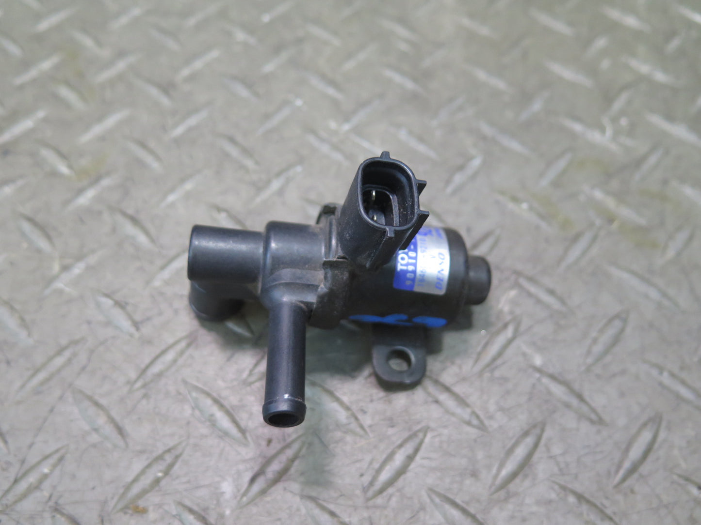 01-06 Lexus UCF30L LS430 Vacuum Valve Switch 90910-12242 OEM