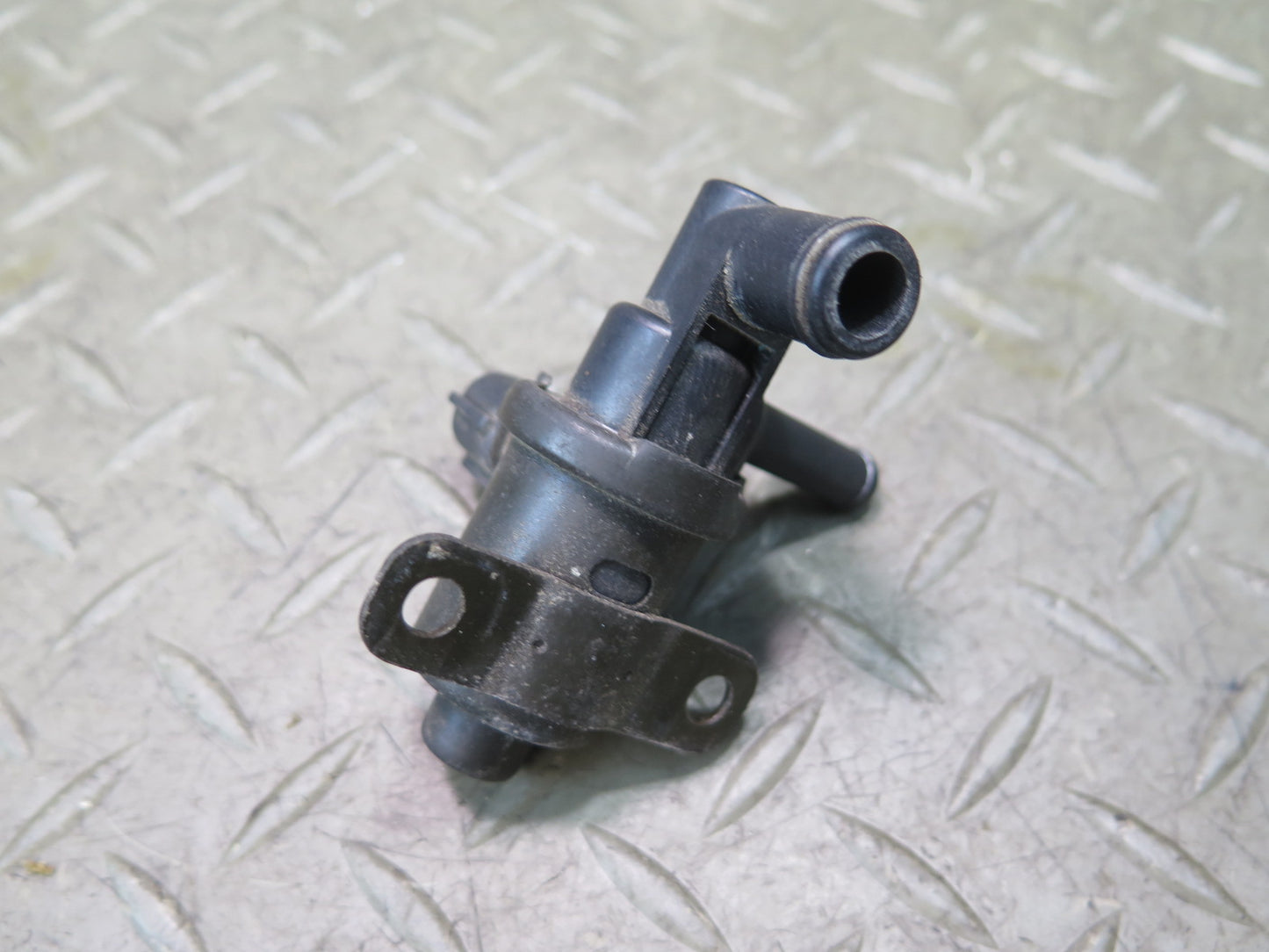 01-06 Lexus UCF30L LS430 Vacuum Valve Switch 90910-12242 OEM