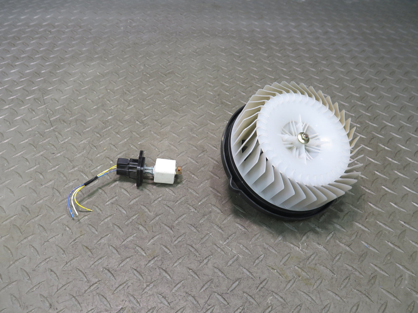 01-03 Lexus UCF30L LS430 Rear A/C Heater Blower Motor Fan w Resistor OEM
