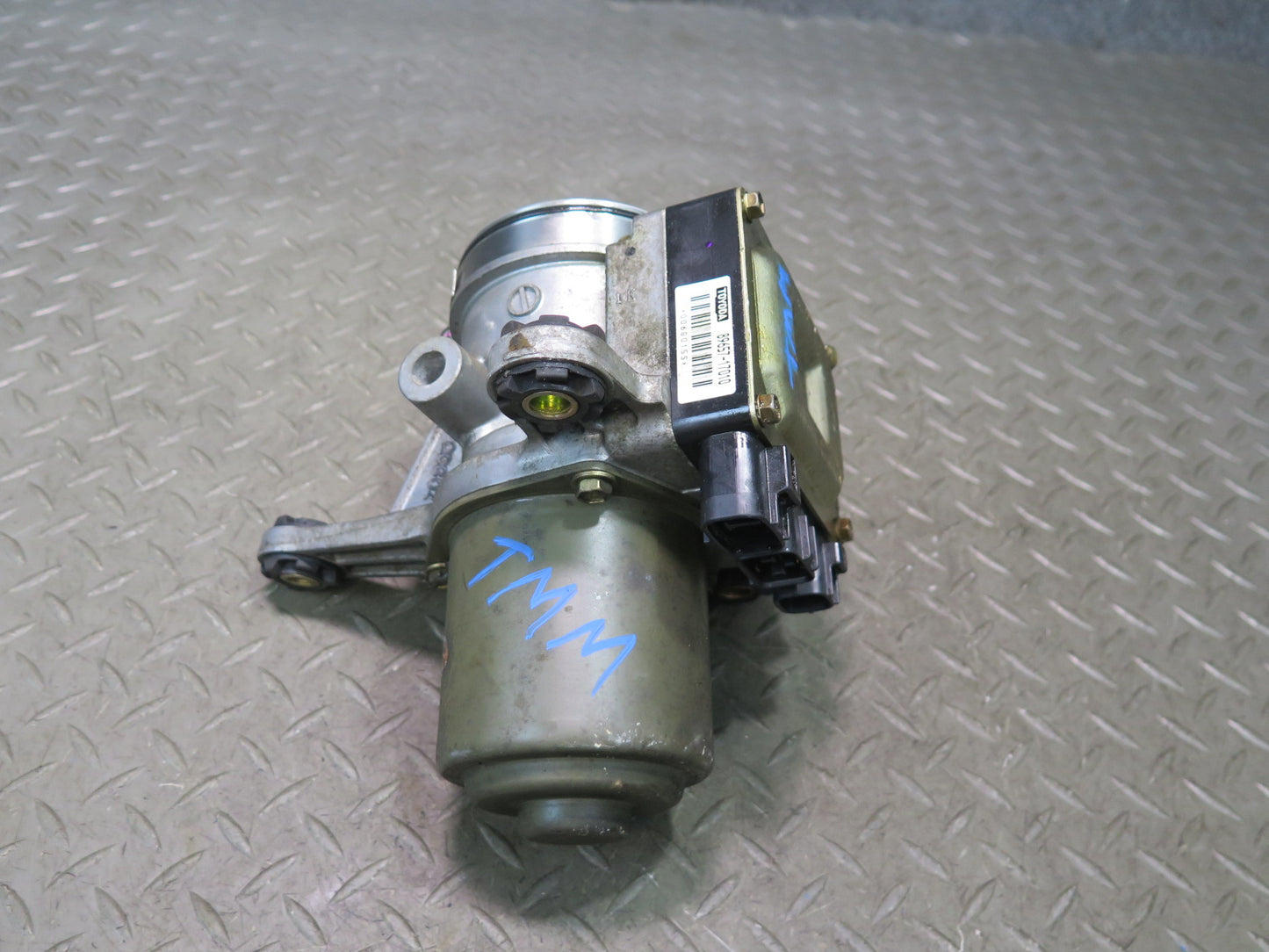 00-05 Toyota MR2 Spyder ZZW30L Power Steering Pump 89657-17010 OEM