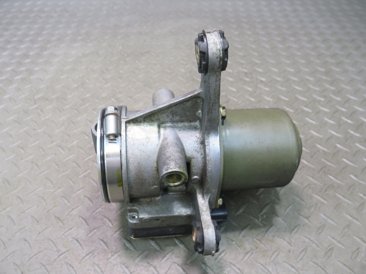 00-05 Toyota MR2 Spyder ZZW30L Power Steering Pump 89657-17010 OEM