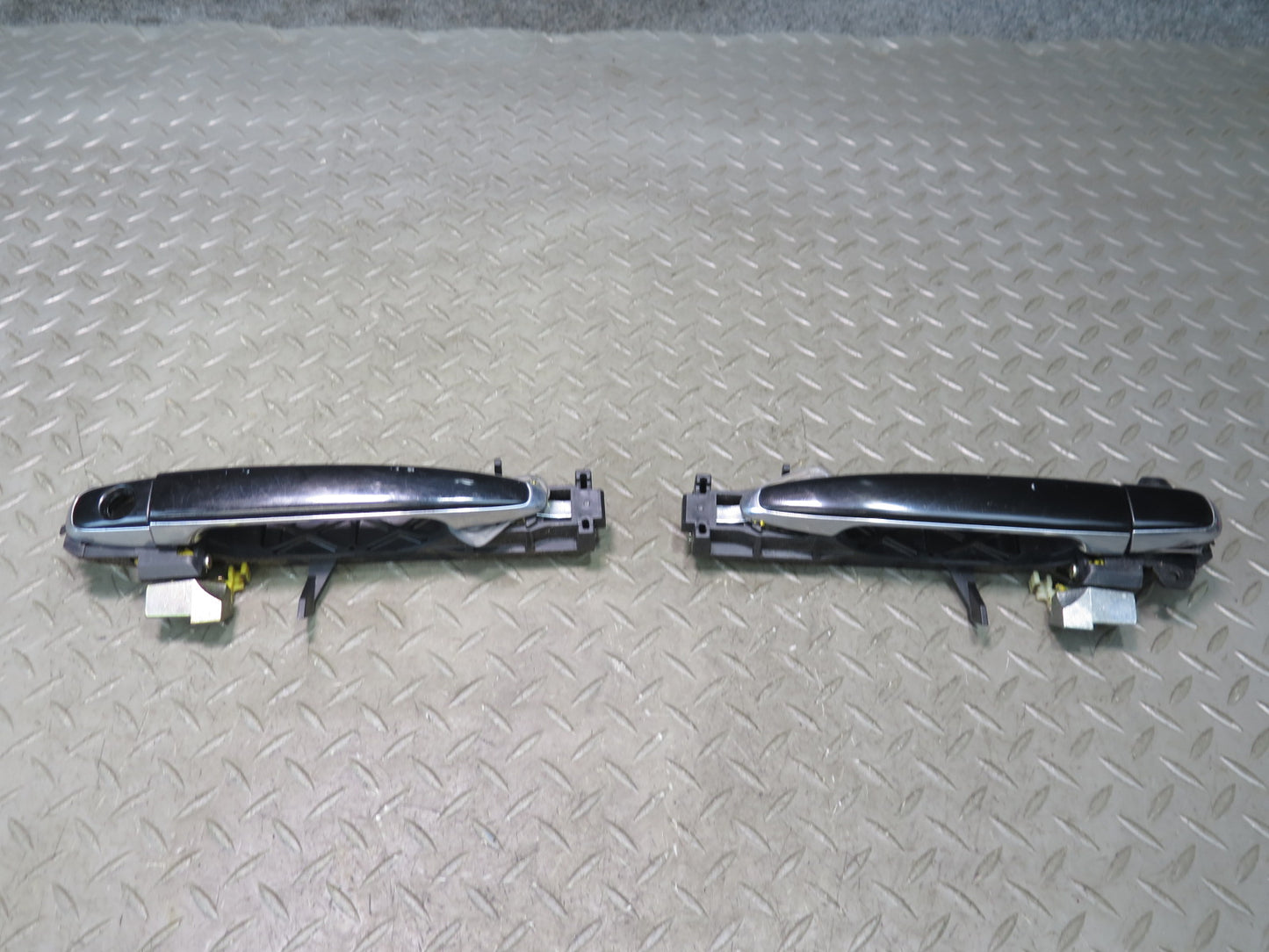 01-03 Lexus LS430 Front Left & Right Door Exterior Handle Set Black OEM