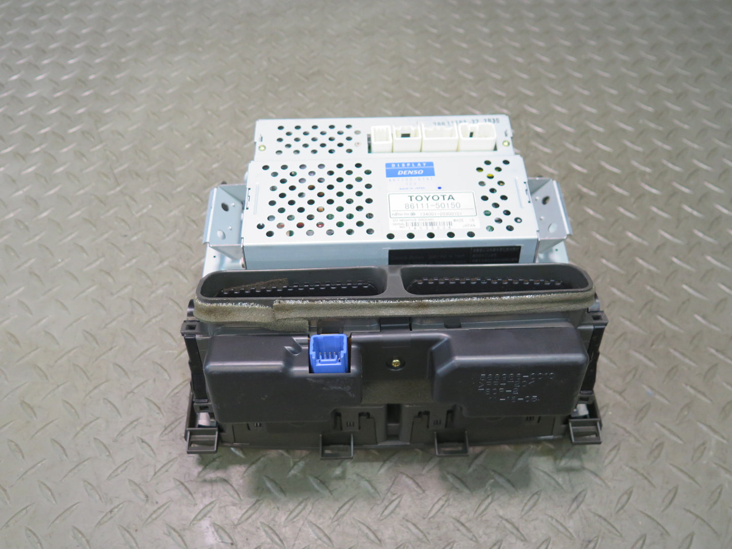 01-03 Lexus UCF30L LS430 GPS Navi DVD Player Control Head Unit 86111-50150 OEM