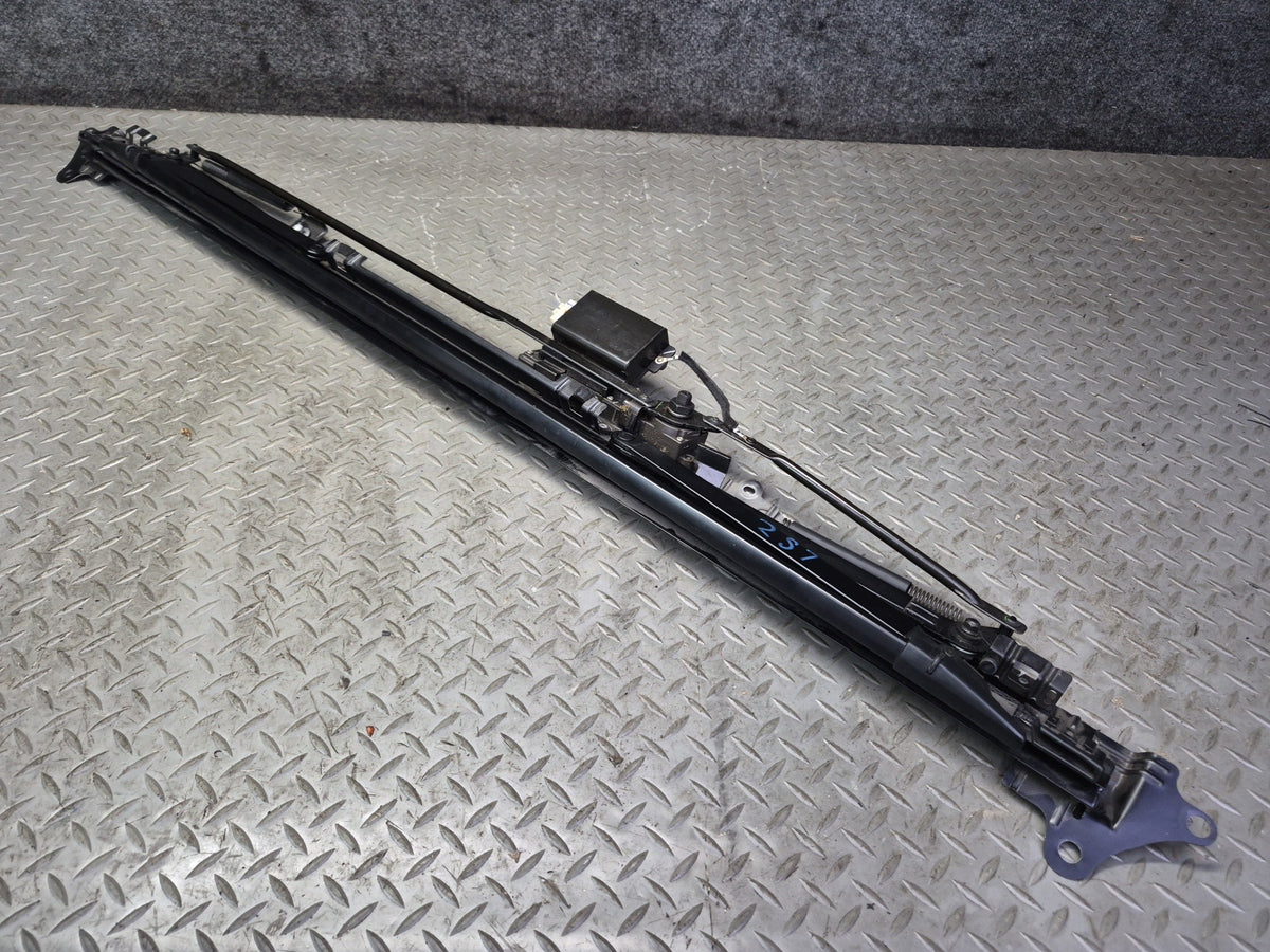 01-03 Lexus UCF30L LS430 Rear Back Glass Window Power Sunshade 64350-50010 OEM