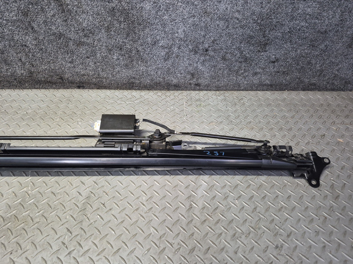 01-03 Lexus UCF30L LS430 Rear Back Glass Window Power Sunshade 64350-50010 OEM