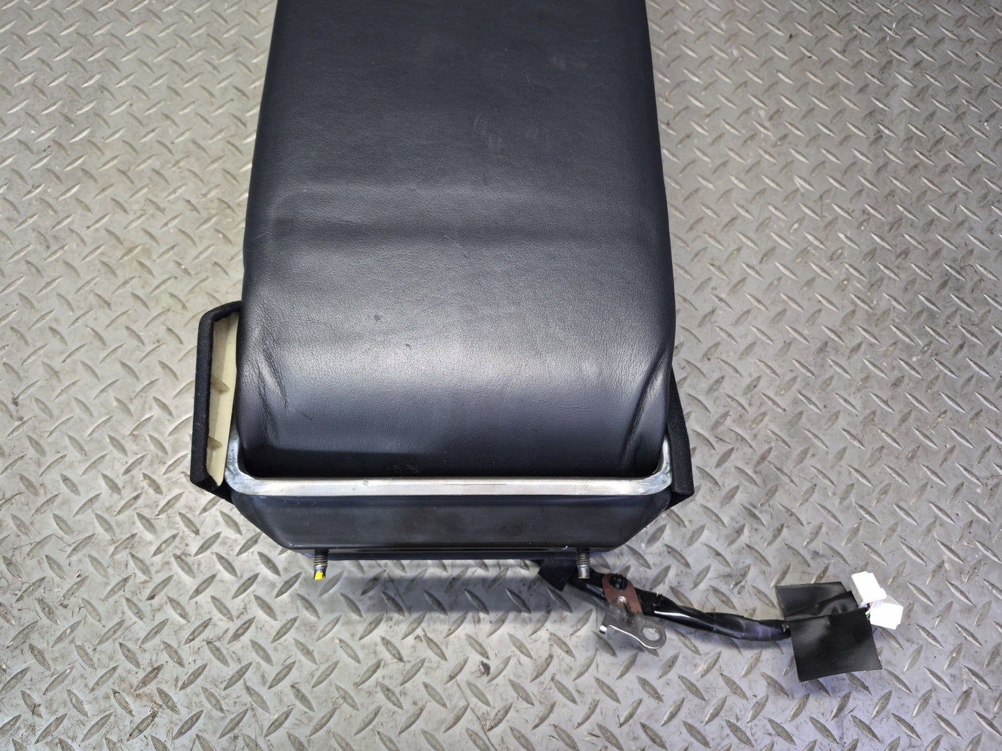 01-03 Lexus UCF30L LS430 Rear Seat Center Armrest w Audio AC Control Black OEM