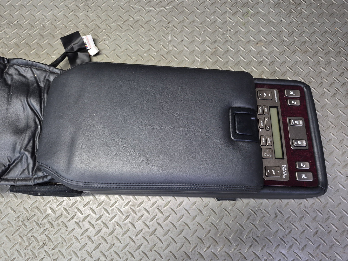 01-03 Lexus UCF30L LS430 Rear Seat Center Armrest w Audio AC Control Black OEM
